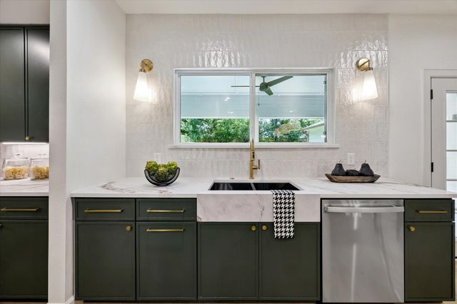 10519 Brinwood Drive, Houston, TX 77043