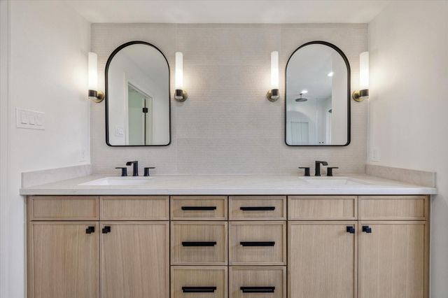 10519 Brinwood Drive, Houston, TX 77043