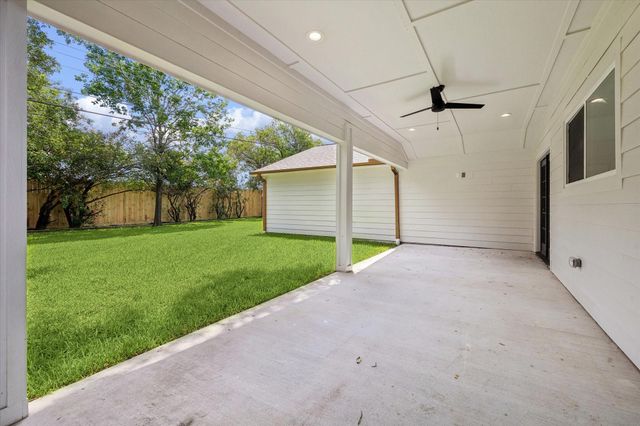 10519 Brinwood Drive, Houston, TX 77043