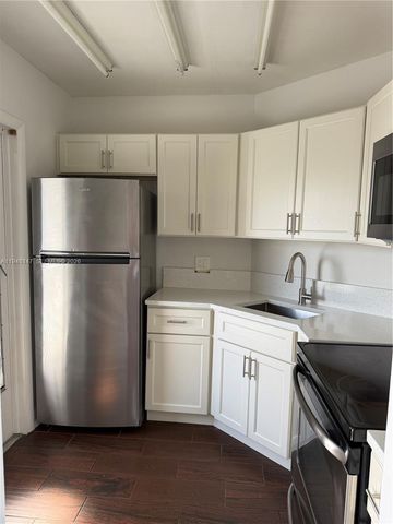 1021 Crystal Lake Dr 307, Deerfield Beach, FL 33064