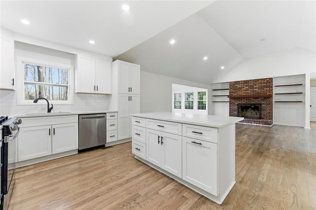 Image 20 of property listing at 1715 Crestline NE Drive, Atlanta, GA 30345