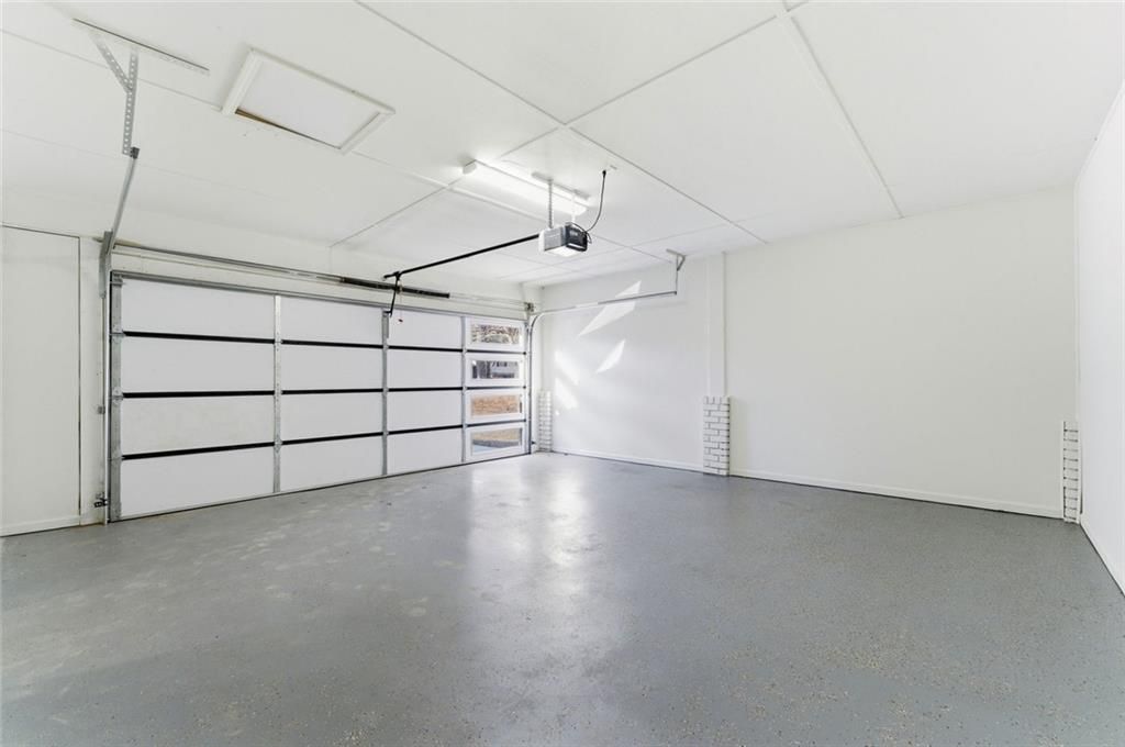 Image 7 of property listing at 1715 Crestline NE Drive, Atlanta, GA 30345