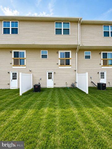 55 SNICKERS CT, Martinsburg, WV 25403
