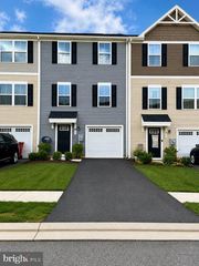 55 SNICKERS CT, Martinsburg, WV 25403