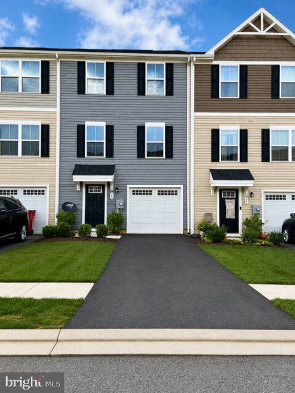 55 SNICKERS CT, Martinsburg, WV 25403