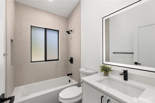 15729 Larch Way, Lynnwood, WA 98087