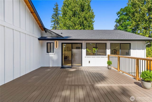 15729 Larch Way, Lynnwood, WA 98087