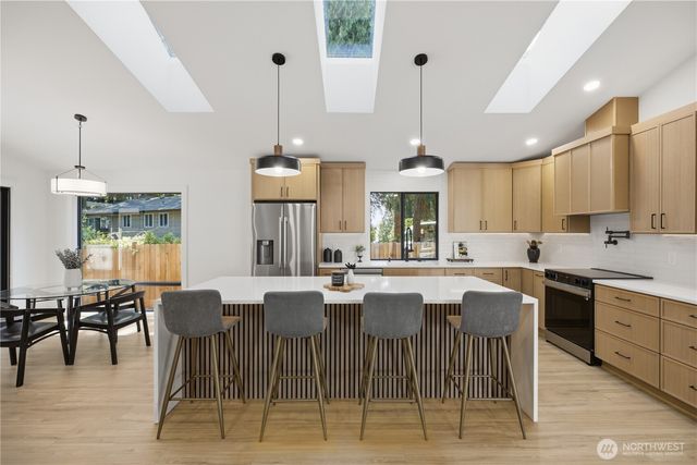 15729 Larch Way, Lynnwood, WA 98087