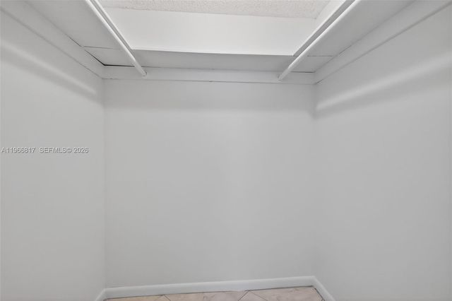 421 NE 14th Ave 608, Hallandale Beach, FL 33009