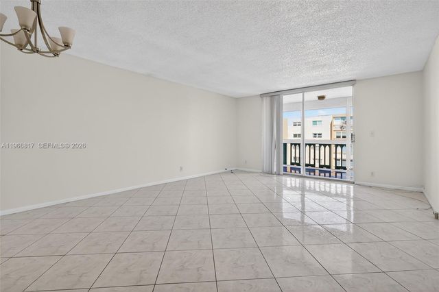 421 NE 14th Ave 608, Hallandale Beach, FL 33009