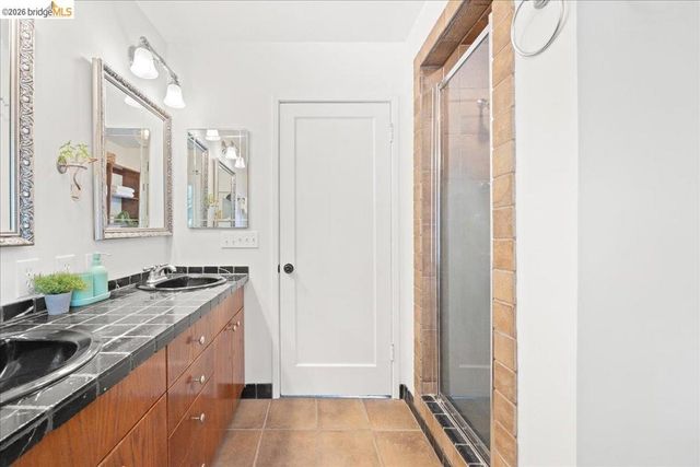 4425 Norton Ave, Oakland, CA 94602