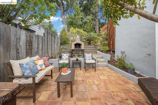 4425 Norton Ave, Oakland, CA 94602