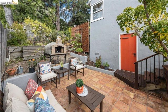 4425 Norton Ave, Oakland, CA 94602
