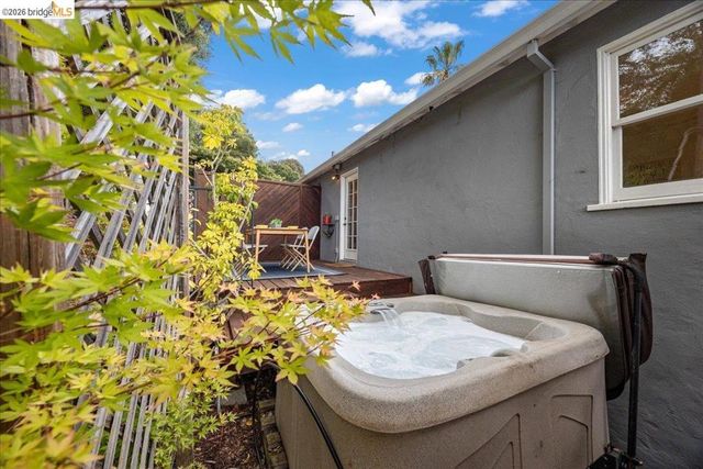 4425 Norton Ave, Oakland, CA 94602