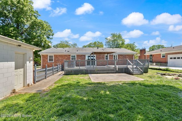 6510 Ridge Cliff Rd, Louisville, KY 40228