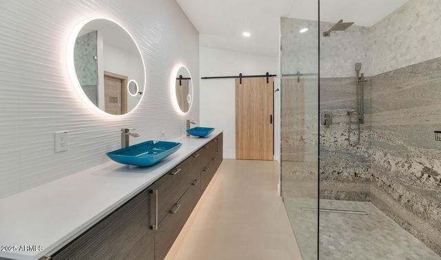 3420 E OREGON Avenue, Phoenix, AZ 85018