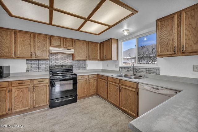 180 Monumental Circle, Spanish Springs, NV 89436