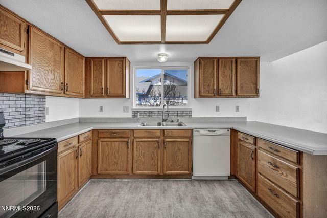 180 Monumental Circle, Spanish Springs, NV 89436
