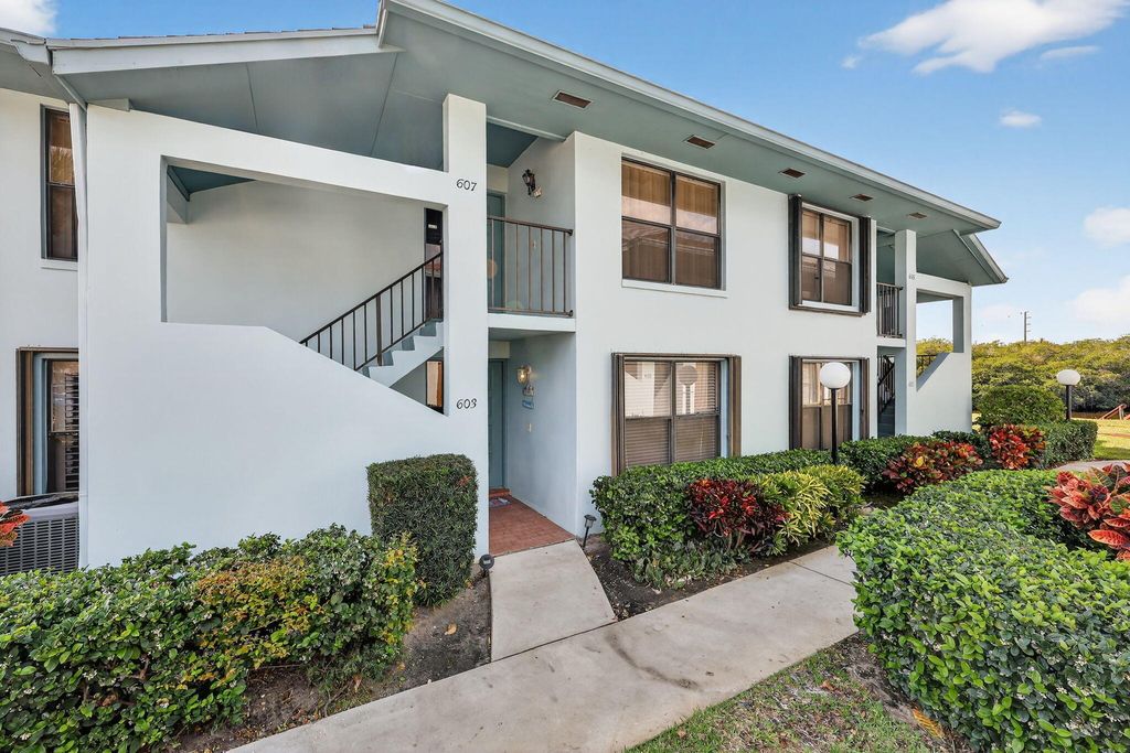 950 S Kanner Highway 603, Stuart, FL 34994