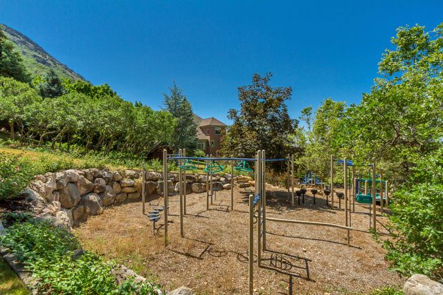 196 S HOLLY DR, Alpine, UT 84004