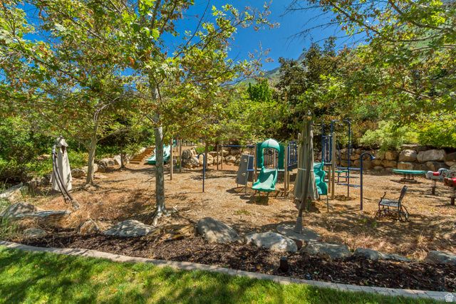 196 S HOLLY DR, Alpine, UT 84004
