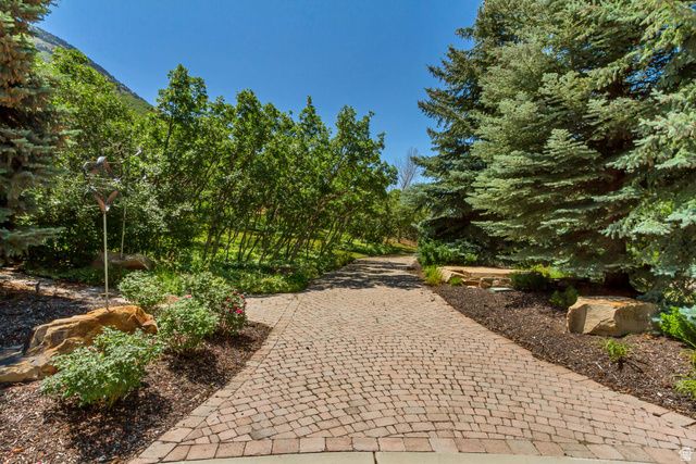 196 S HOLLY DR, Alpine, UT 84004