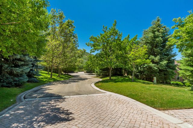 196 S HOLLY DR, Alpine, UT 84004