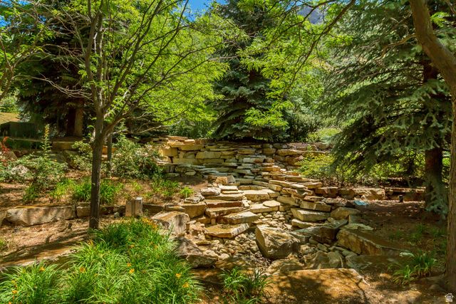 196 S HOLLY DR, Alpine, UT 84004