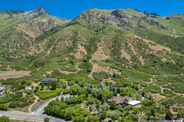 196 S HOLLY DR, Alpine, UT 84004