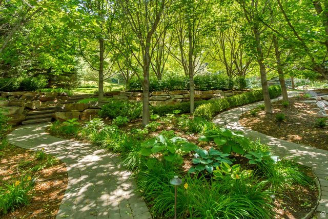 196 S HOLLY DR, Alpine, UT 84004