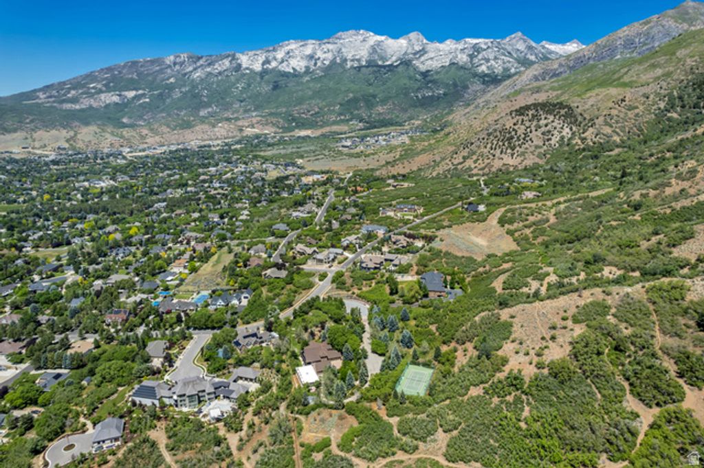 196 S HOLLY DR, Alpine, UT 84004