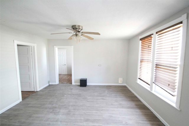 923 S Wine Street, Gainesville, TX 76240