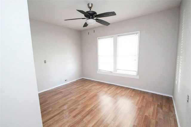 923 S Wine Street, Gainesville, TX 76240