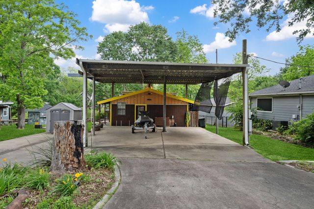 148 Sandpiper Drive, Livingston, TX 77351