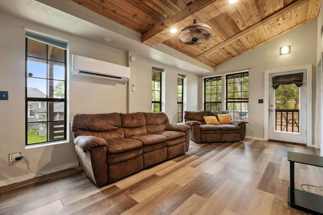 148 Sandpiper Drive, Livingston, TX 77351