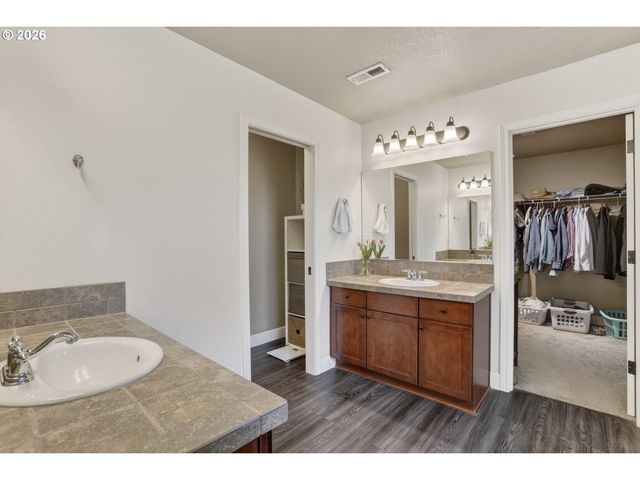 52092 Se 9TH St, Scappoose, OR 97056