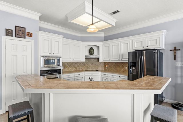 1208 Lake View Drive, Montgomery, TX 77356