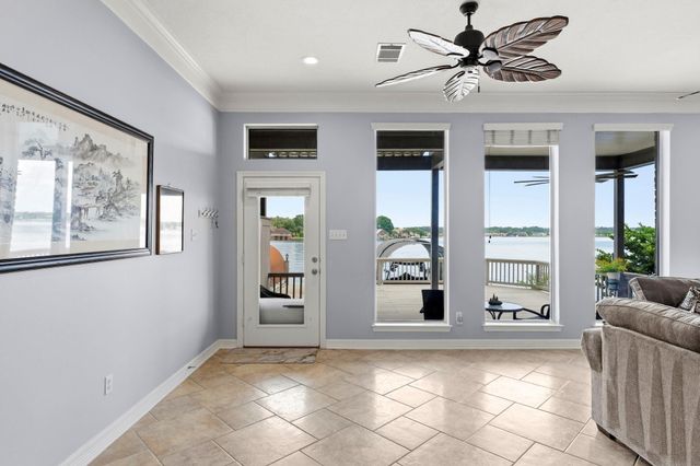 1208 Lake View Drive, Montgomery, TX 77356