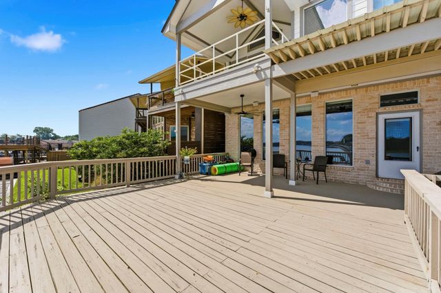 1208 Lake View Drive, Montgomery, TX 77356