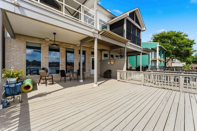 1208 Lake View Drive, Montgomery, TX 77356