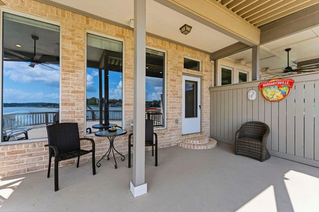 1208 Lake View Drive, Montgomery, TX 77356