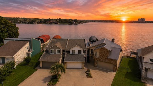 1208 Lake View Drive, Montgomery, TX 77356