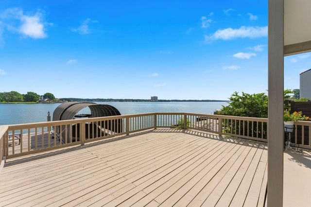 1208 Lake View Drive, Montgomery, TX 77356
