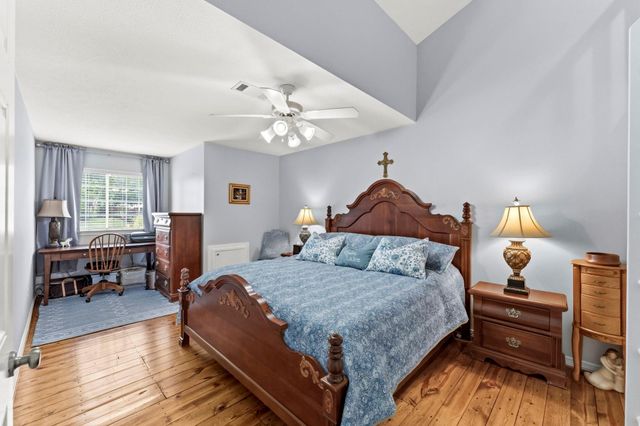 1208 Lake View Drive, Montgomery, TX 77356