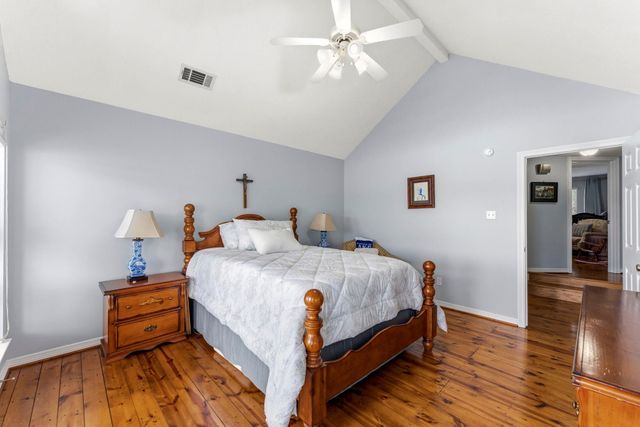 1208 Lake View Drive, Montgomery, TX 77356