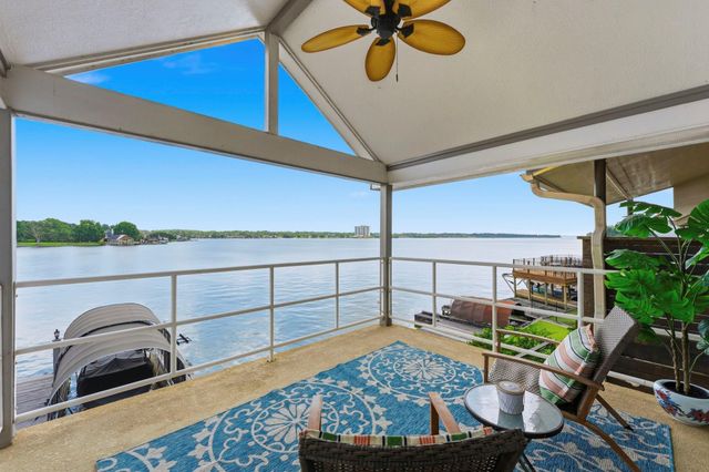 1208 Lake View Drive, Montgomery, TX 77356