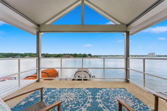 1208 Lake View Drive, Montgomery, TX 77356