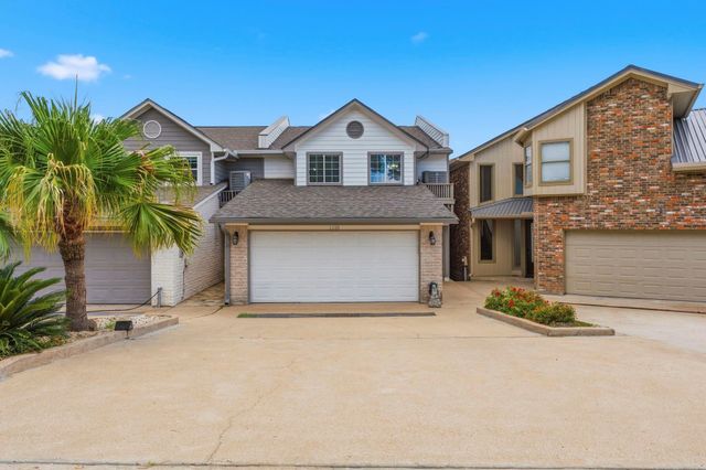 1208 Lake View Drive, Montgomery, TX 77356