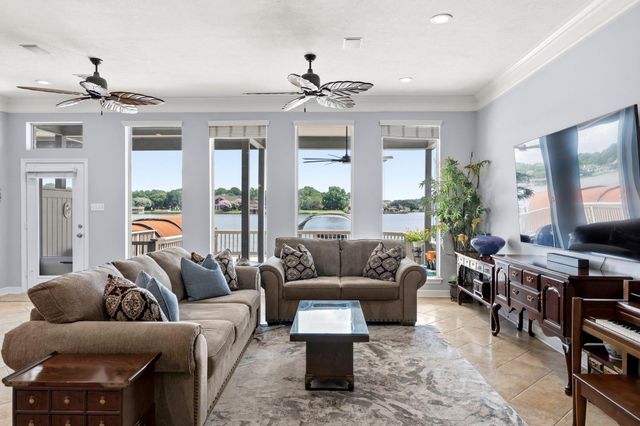 1208 Lake View Drive, Montgomery, TX 77356