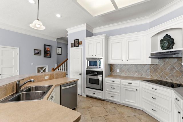 1208 Lake View Drive, Montgomery, TX 77356